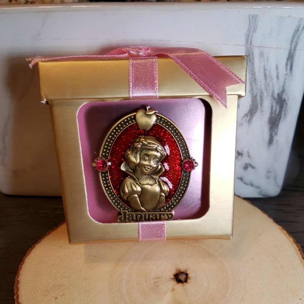 Disney Pin January- Snow White